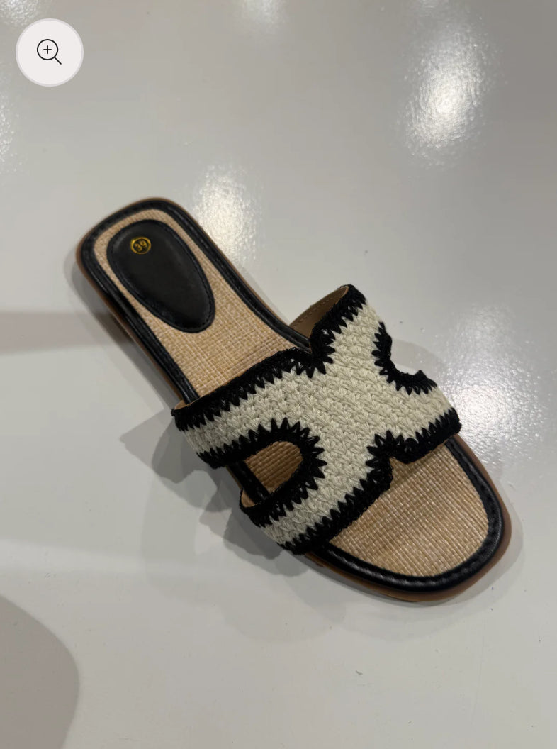 livia slippers | zwart