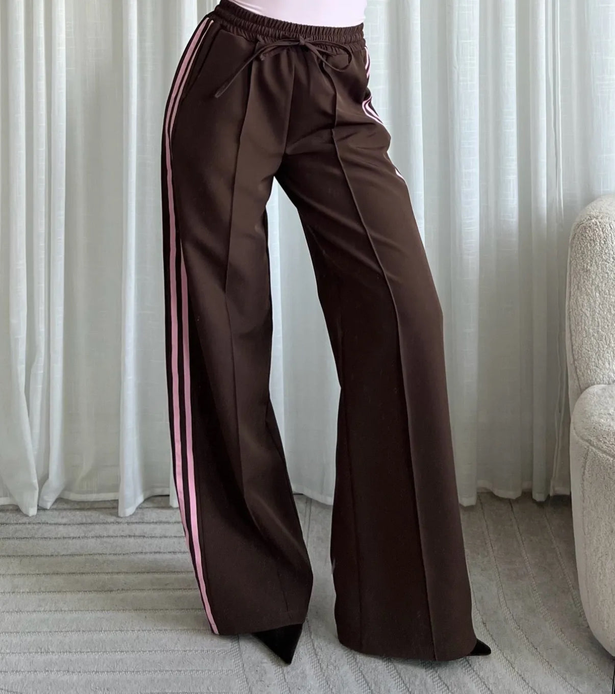 striped pants | bruin licht roze