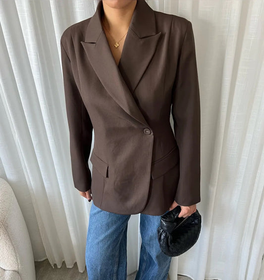 britt getailleerde blazer | bruin